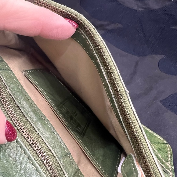 Frye Campus Wristlet green - Picture 4 of 10